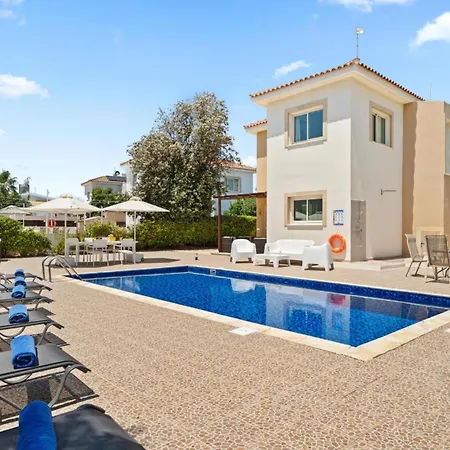 Villa Claudine's Haven By Ezoria Agia Napa